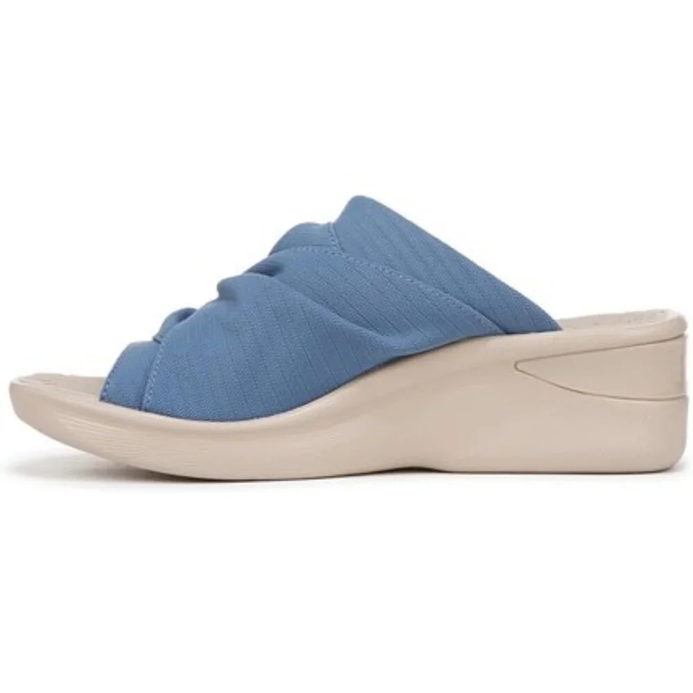 NIB BZees Women’s Smile 3 Slide Sandal – Elemental Blue, Size 7.5W